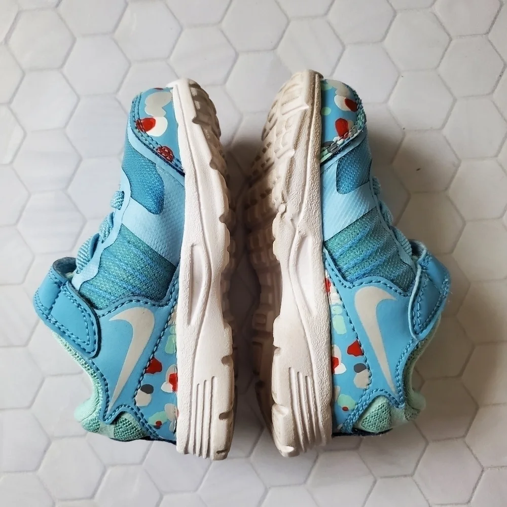 Nike Fusion x TDV Toddler‎ Girl 5 Blue Spot Dot No-Tie Sneaker Shoes